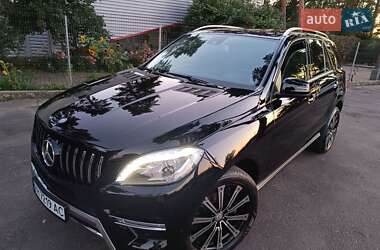 Позашляховик / Кросовер Mercedes-Benz M-Class 2014 в 