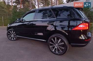 Позашляховик / Кросовер Mercedes-Benz M-Class 2014 в 