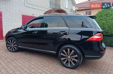 Позашляховик / Кросовер Mercedes-Benz M-Class 2014 в 