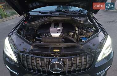 Позашляховик / Кросовер Mercedes-Benz M-Class 2014 в 