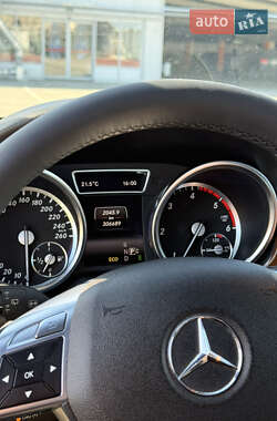 Позашляховик / Кросовер Mercedes-Benz M-Class 2013 в 