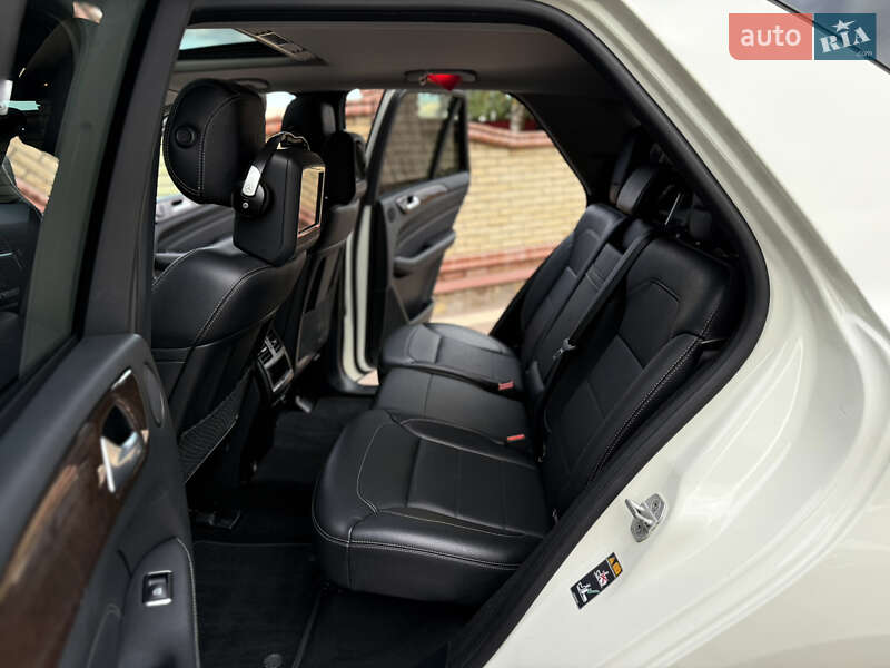 Внедорожник / Кроссовер Mercedes-Benz M-Class 2013 в Черновцах