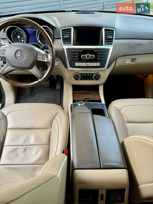 Внедорожник / Кроссовер Mercedes-Benz M-Class 2013 в Киеве