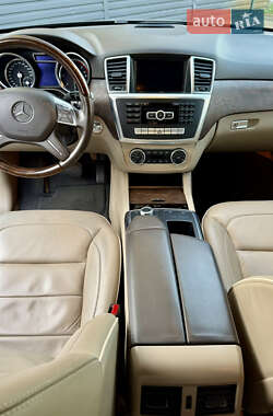Внедорожник / Кроссовер Mercedes-Benz M-Class 2013 в 