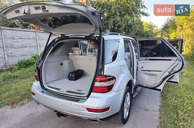 Внедорожник / Кроссовер Mercedes-Benz M-Class 2011 в 