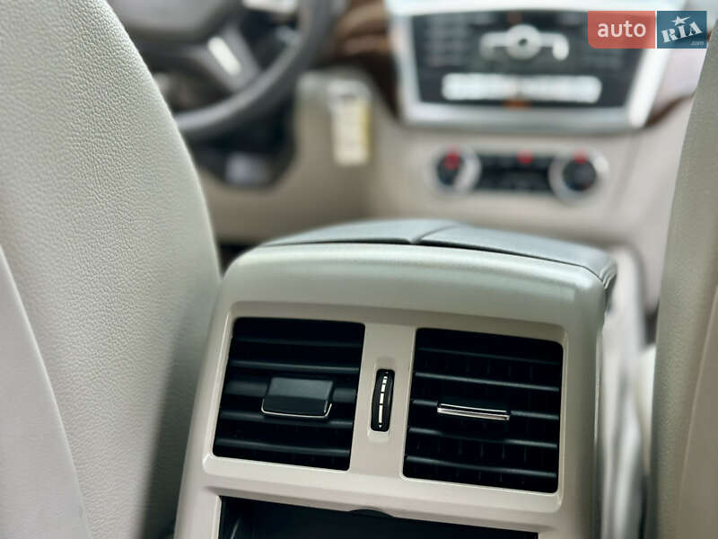 Внедорожник / Кроссовер Mercedes-Benz M-Class 2014 в Киеве