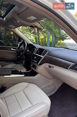 Внедорожник / Кроссовер Mercedes-Benz M-Class 2014 в 