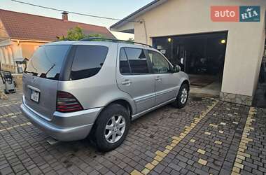 Внедорожник / Кроссовер Mercedes-Benz M-Class 2000 в 