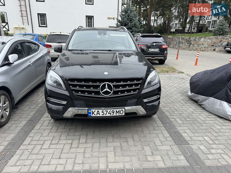 Внедорожник / Кроссовер Mercedes-Benz M-Class 2012 в 