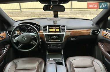 Позашляховик / Кросовер Mercedes-Benz M-Class 2012 в 