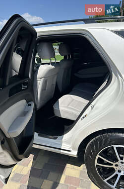 Позашляховик / Кросовер Mercedes-Benz M-Class 2012 в 