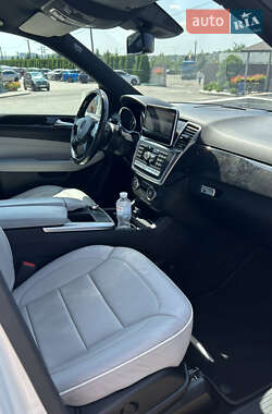 Позашляховик / Кросовер Mercedes-Benz M-Class 2012 в 