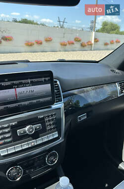 Позашляховик / Кросовер Mercedes-Benz M-Class 2012 в 