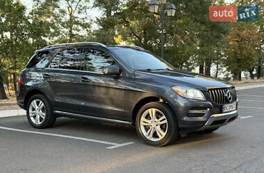 Внедорожник / Кроссовер Mercedes-Benz M-Class 2013 в 