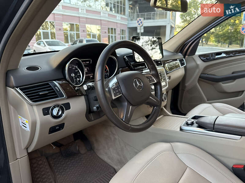 Внедорожник / Кроссовер Mercedes-Benz M-Class 2013 в Одессе