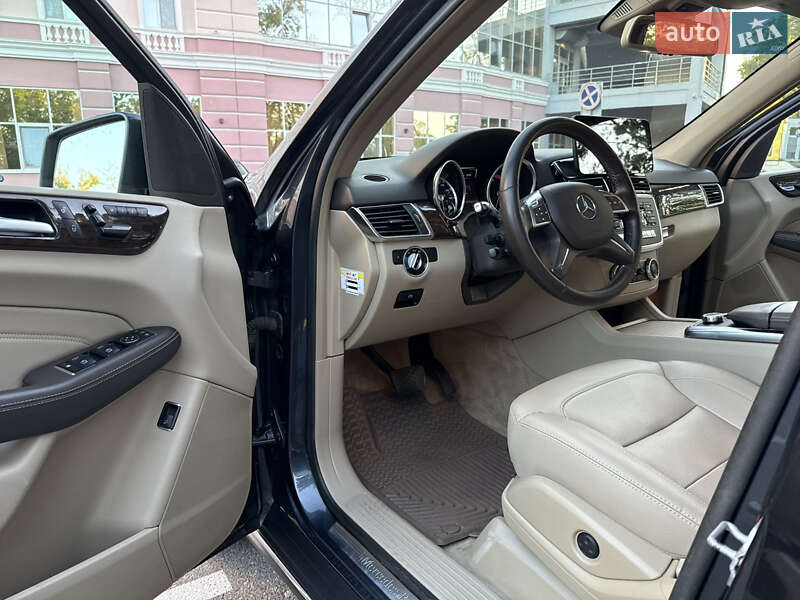 Внедорожник / Кроссовер Mercedes-Benz M-Class 2013 в Одессе