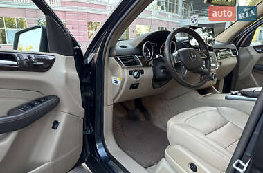Внедорожник / Кроссовер Mercedes-Benz M-Class 2013 в 