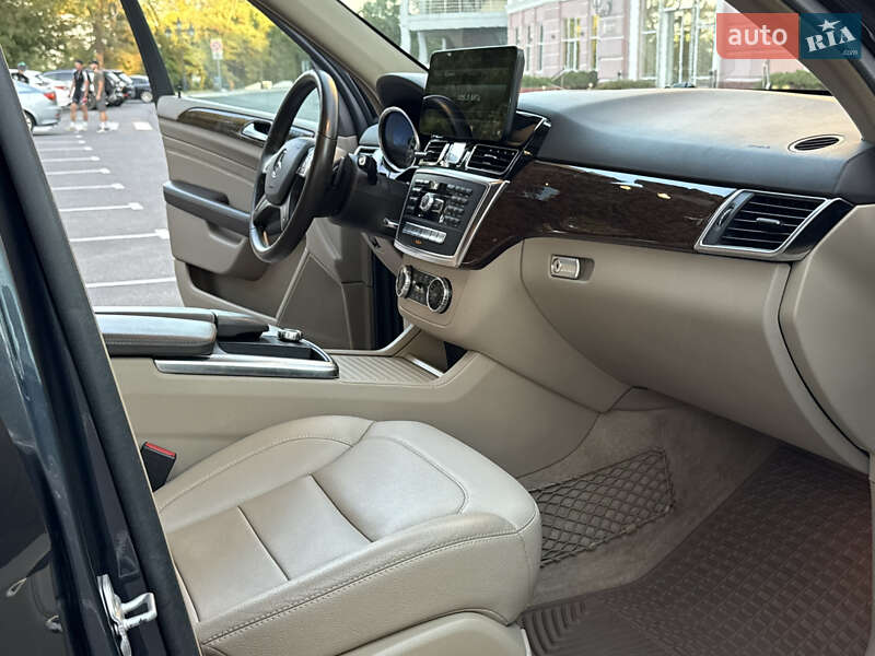 Внедорожник / Кроссовер Mercedes-Benz M-Class 2013 в Одессе