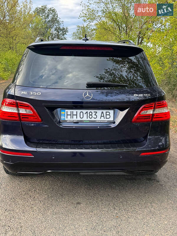 Внедорожник / Кроссовер Mercedes-Benz M-Class 2013 в Белгороде-Днестровском