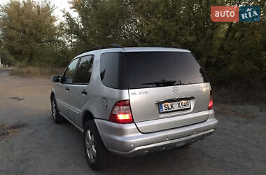 Позашляховик / Кросовер Mercedes-Benz M-Class 2004 в 