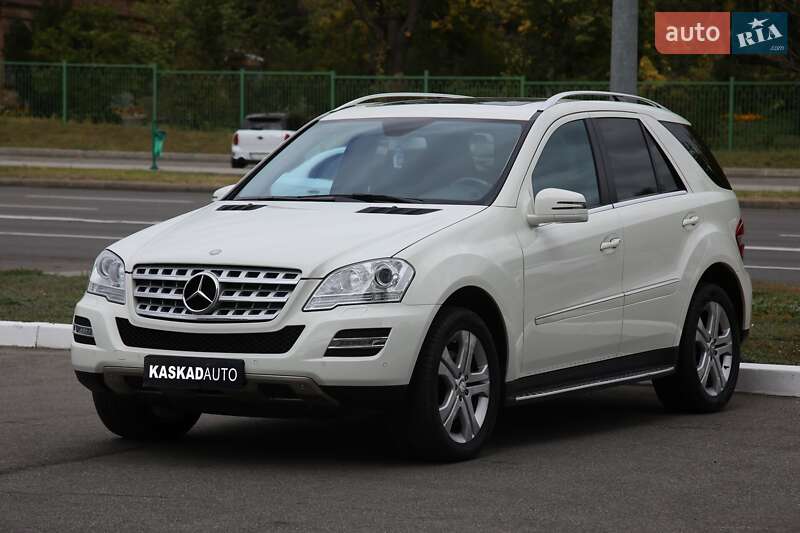 Внедорожник / Кроссовер Mercedes-Benz M-Class 2010 в 
