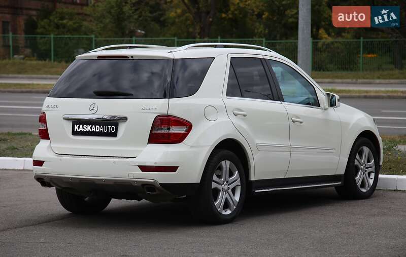 Внедорожник / Кроссовер Mercedes-Benz M-Class 2010 в Харькове