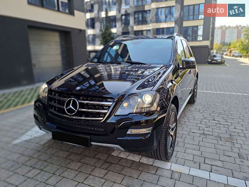 Позашляховик / Кросовер Mercedes-Benz M-Class 2011 в Івано-Франківську