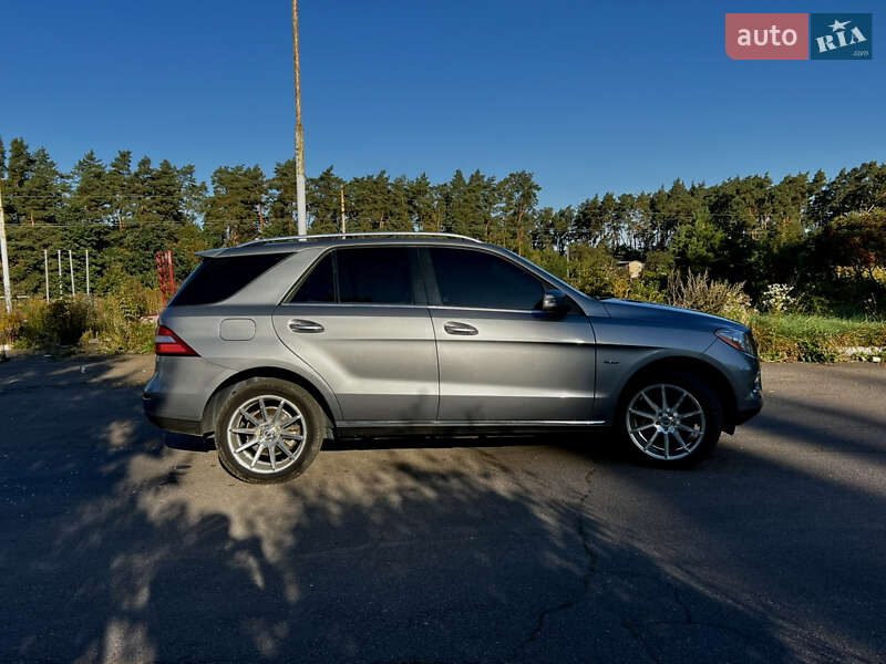 Позашляховик / Кросовер Mercedes-Benz M-Class 2012 в Дубні