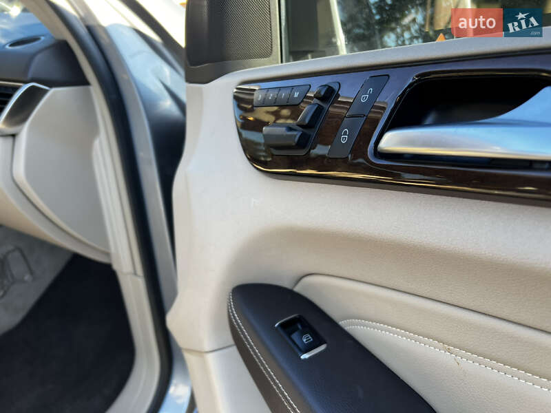 Позашляховик / Кросовер Mercedes-Benz M-Class 2012 в Дубні