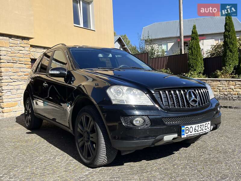 Позашляховик / Кросовер Mercedes-Benz M-Class 2006 в 