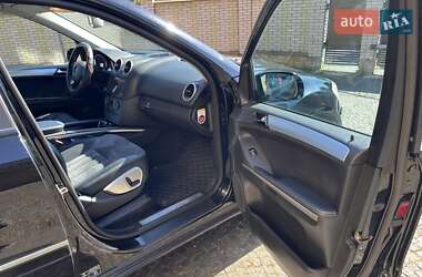 Позашляховик / Кросовер Mercedes-Benz M-Class 2006 в 