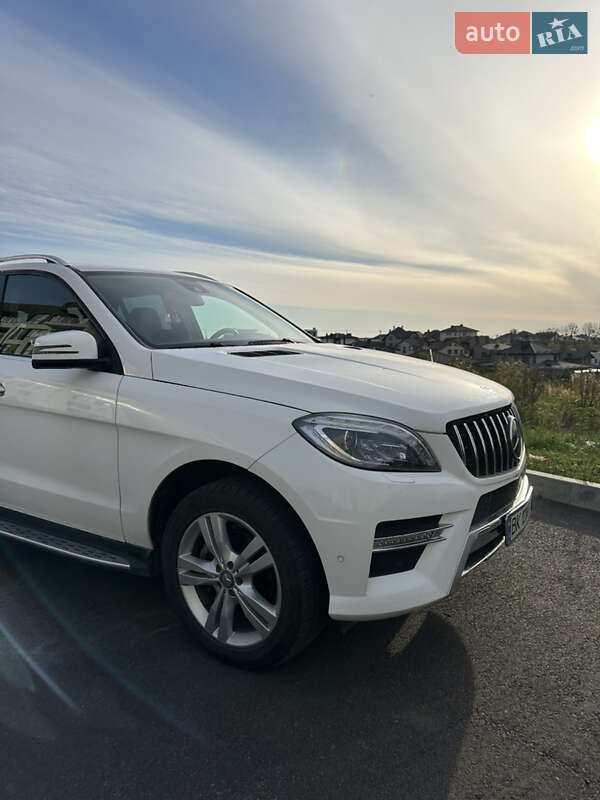 Внедорожник / Кроссовер Mercedes-Benz M-Class 2015 в Звягеле фото 6 Внедорожник / Кроссовер Mercedes-Benz M-Class 2015 в Звягеле