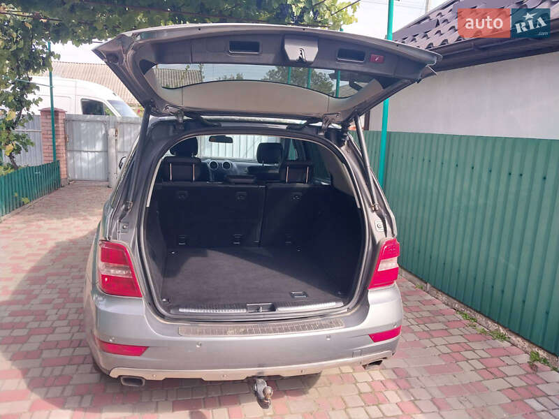 Внедорожник / Кроссовер Mercedes-Benz M-Class 2009 в Виннице