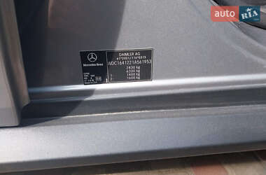 Позашляховик / Кросовер Mercedes-Benz M-Class 2009 в 
