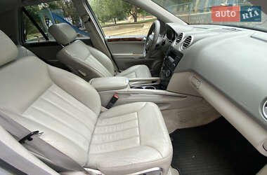 Позашляховик / Кросовер Mercedes-Benz M-Class 2005 в 