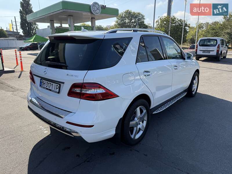 Позашляховик / Кросовер Mercedes-Benz M-Class 2013 в Одесі