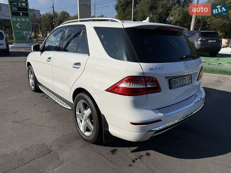 Позашляховик / Кросовер Mercedes-Benz M-Class 2013 в Одесі