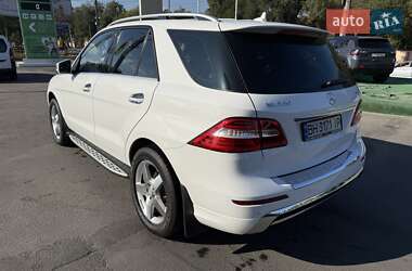 Позашляховик / Кросовер Mercedes-Benz M-Class 2013 в 
