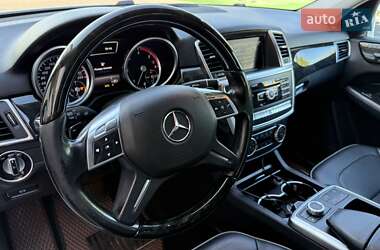Позашляховик / Кросовер Mercedes-Benz M-Class 2013 в 