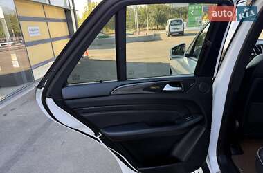 Позашляховик / Кросовер Mercedes-Benz M-Class 2013 в 