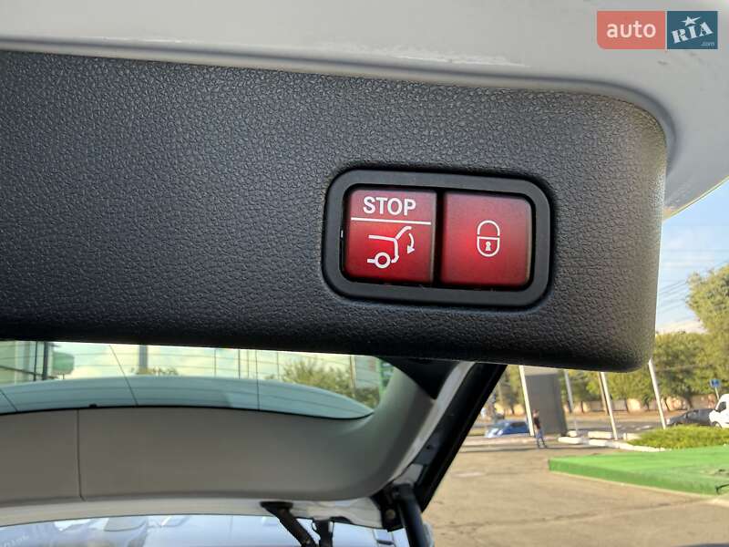 Позашляховик / Кросовер Mercedes-Benz M-Class 2013 в Одесі