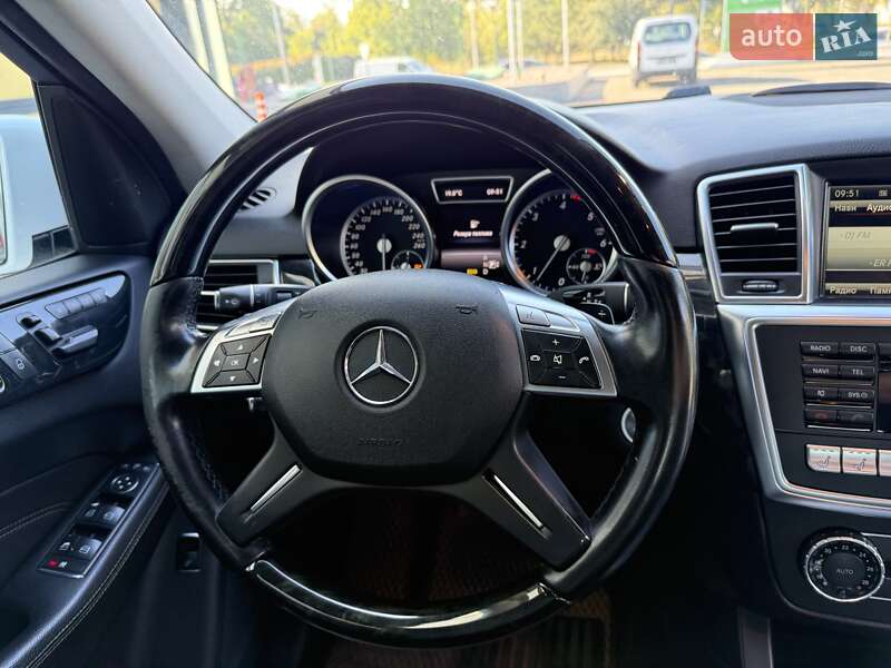 Позашляховик / Кросовер Mercedes-Benz M-Class 2013 в Одесі