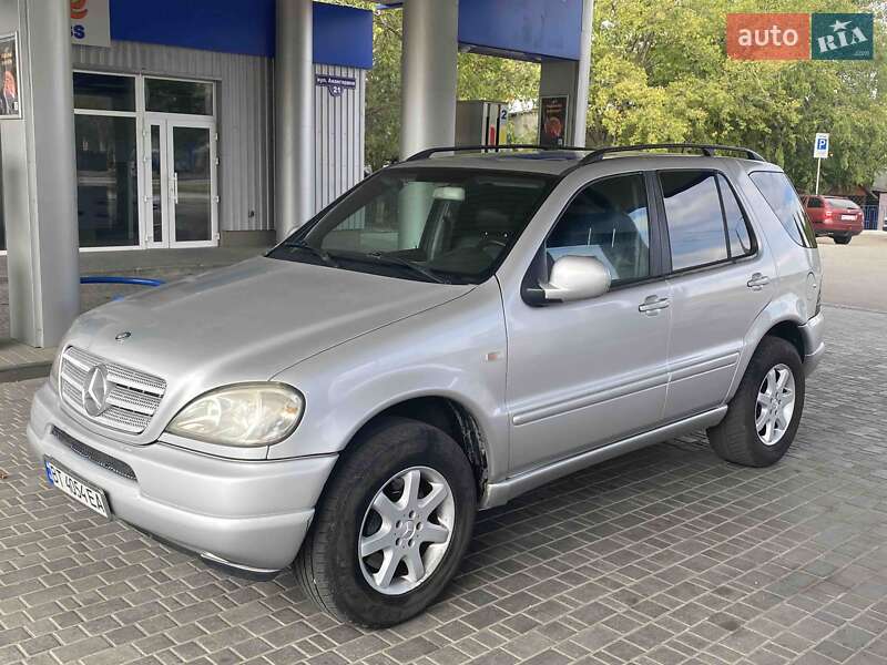 Mercedes-Benz M-Class 2000