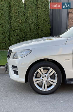 Позашляховик / Кросовер Mercedes-Benz M-Class 2012 в 