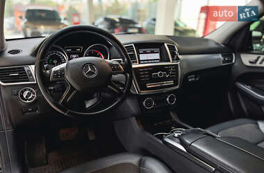 Внедорожник / Кроссовер Mercedes-Benz M-Class 2013 в 