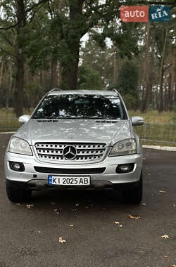 Позашляховик / Кросовер Mercedes-Benz M-Class 2006 в 