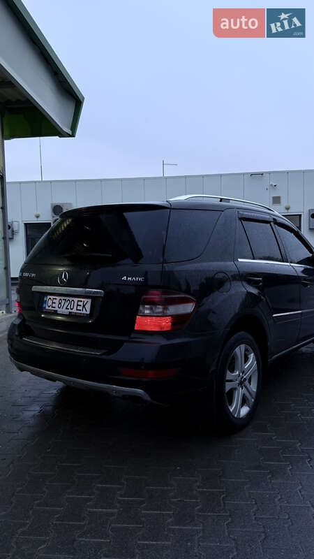 Внедорожник / Кроссовер Mercedes-Benz M-Class 2010 в Черновцах