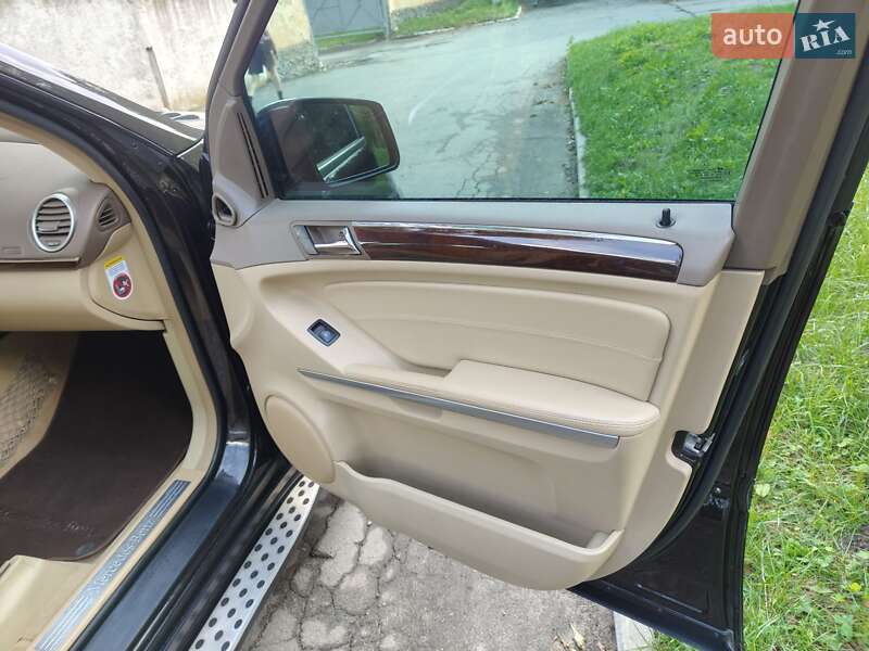 Внедорожник / Кроссовер Mercedes-Benz M-Class 2011 в Остроге