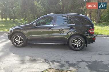 Позашляховик / Кросовер Mercedes-Benz M-Class 2011 в 