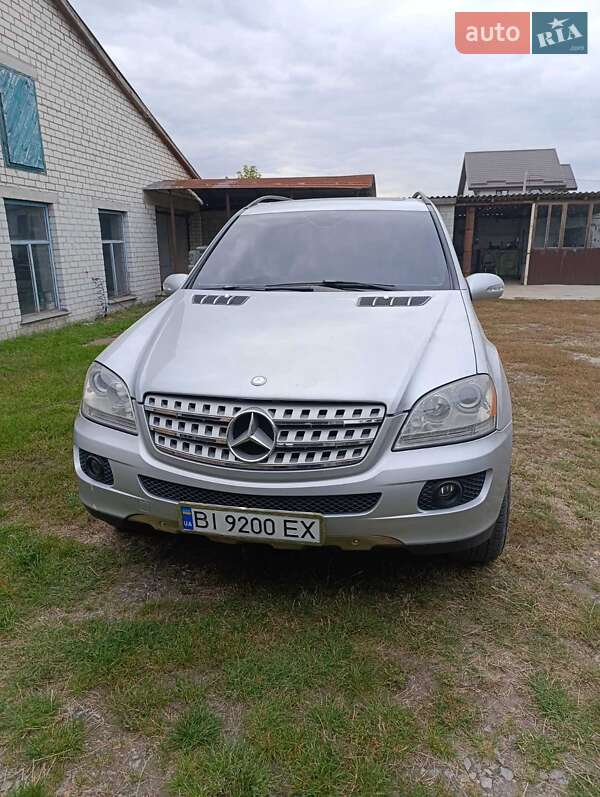 Внедорожник / Кроссовер Mercedes-Benz M-Class 2007 в 